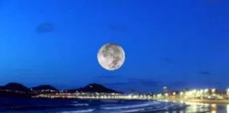 Video La Super Luna se deja ver en Las Palmas de Gran Canaria