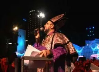 Video Piedra Pómez oficia el velatorio del Entierro de la Sardina 2011 del Carnaval de Las Palmas de GC Video Piedra Pómez oficia el velatorio del Entierro de la Sardina 2011 del Carnaval de Las Palmas de GC