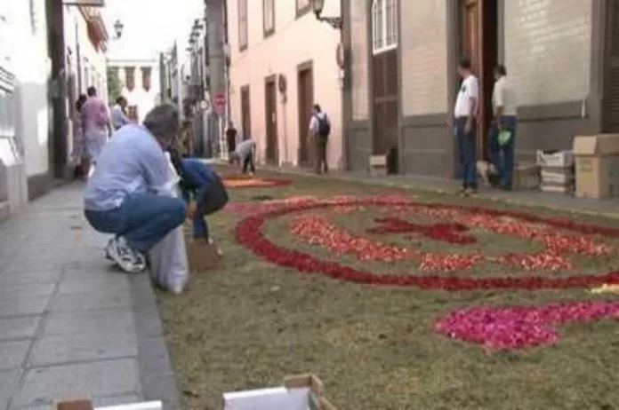 Video Vegueta engalana sus calles con las alfombras del Corpus Christi 2011
