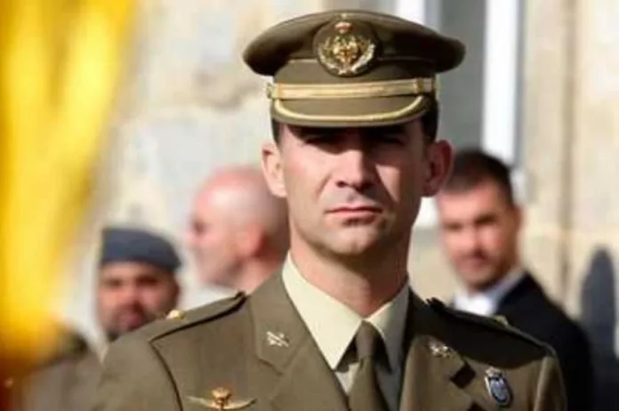 El Príncipe encabeza el funeral en Gran Canaria a los dos militares muertos