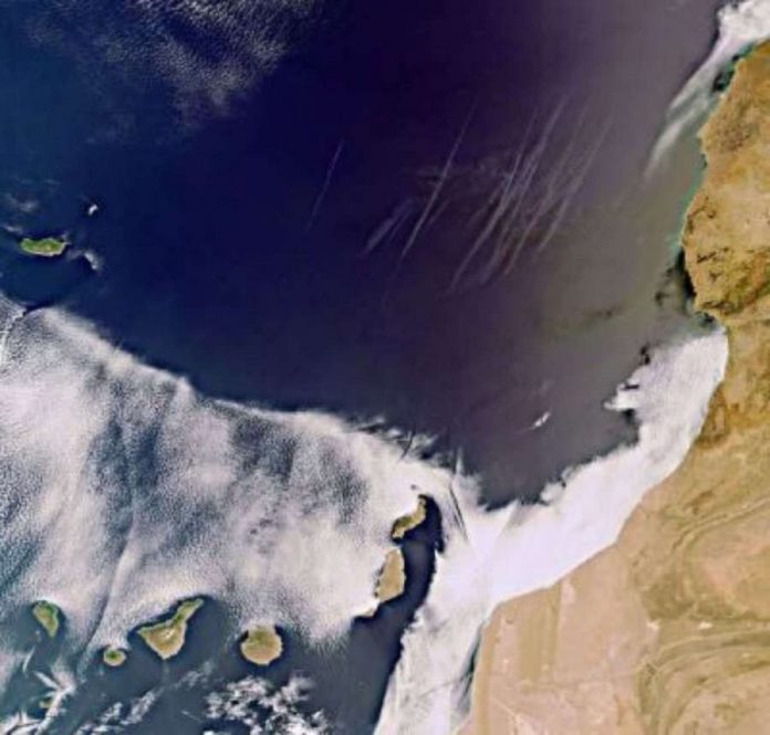 Foto satélite de la isla de El Hierro semanas antes de la erupción volcánica