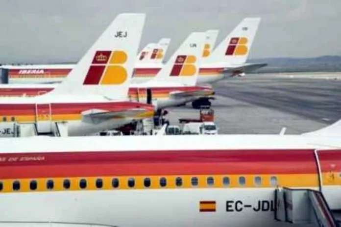 Los servicios mínimos para la huelga de Iberia cubrirán los vuelos a Canarias y Baleares y el 50% de los nacionales