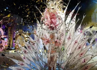 Laura Medina, reina del carnaval de Las Palmas de Gran Canaria 2012 (Cómic) Laura Medina, reina del carnaval de Las Palmas de Gran Canaria 2012 (Cómic)