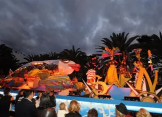 Las Palmas de Gran Canaria dice adiós al Carnaval del Cómic 2012 con el entierro de la Sardina Las Palmas de Gran Canaria dice adiós al Carnaval del Cómic 2012 con el entierro de la Sardina
