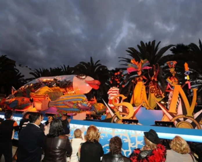 Las Palmas de Gran Canaria dice adiós al Carnaval del Cómic 2012 con el entierro de la Sardina