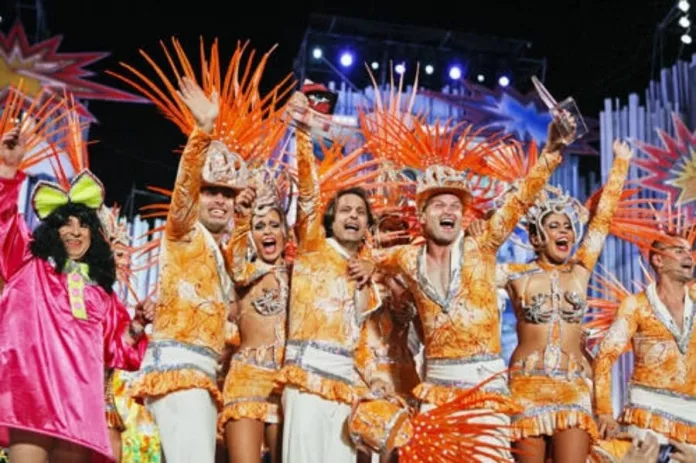 La comparsa Aragüimé primer premio interpretación y vestuario (Carnaval de Las Palmas 2012)