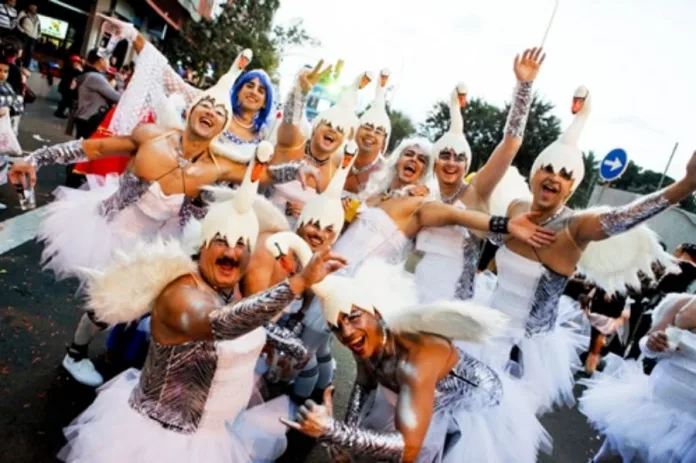 La guagua Studio 2054 logra carroza ganadora de la Gran Cabalgata 2012 del Carnaval de Las Palmas