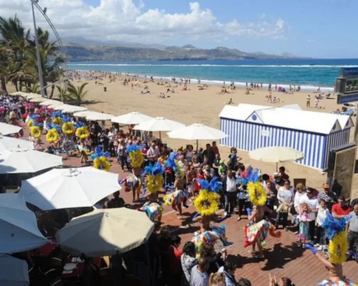 Pasacalles y conciertos para celebrar el Martes de Carnaval 2012 de Las Palmas de Gran Canaria