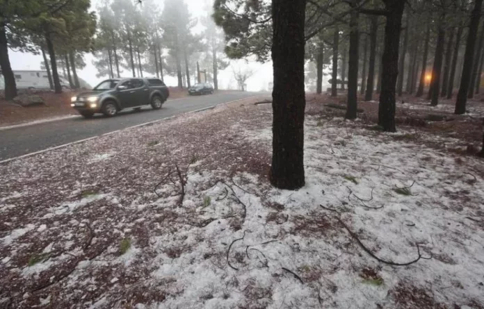Nieve en la Cumbre de Gran Canaria, pero no cuaja