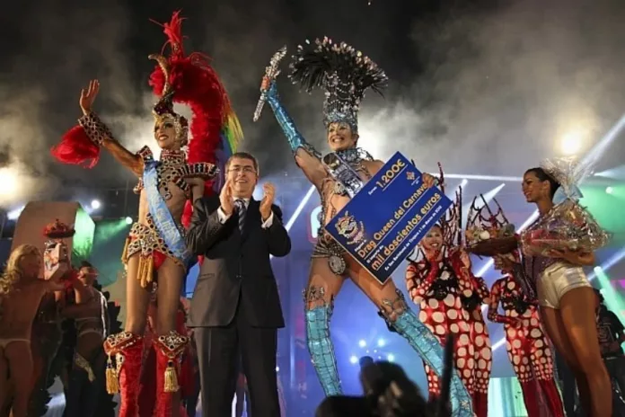 Drag Vulcano, Reinona del Carnaval Internacional 2012 de Maspalomas (Gran Canaria)