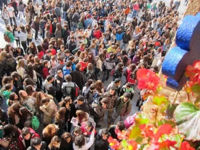 Más de 1.200 menores en riesgo de exclusión social participan en el programa canario de desayunos escolares