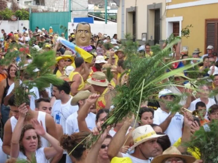 El alcalde de La Aldea pretende sancionar a los vecinos con 3 años sin bailar La Rama (Gran Canaria)