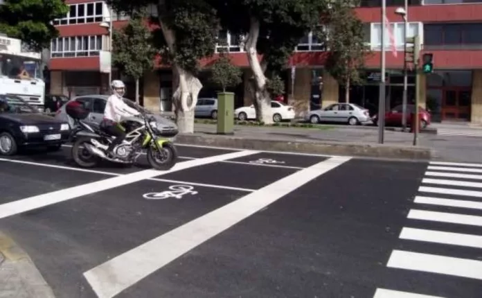 Las Palmas de Gran Canaria refuerza la circulación de motos con nuevas señales y estacionamientos