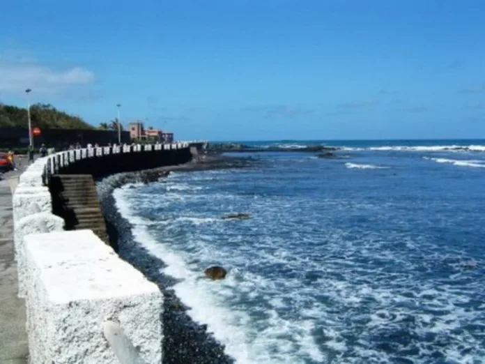 Arucas refuerza el Servicio de Limpieza en sus playas