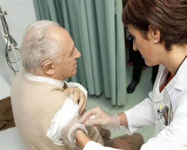 Canarias suspende la vacunación contra la gripe