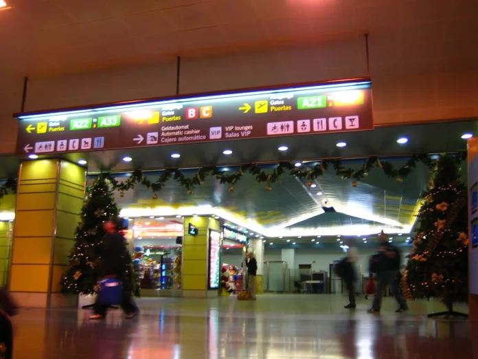 Los aeropuertos canarios registrarán esta Navidad más de 2,3 millones de pasajeros