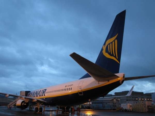 Ryanair quiere eliminar la obligación de servicio público de los vuelos entre islas