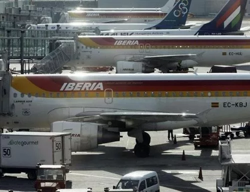 Unos 1.000 trabajadores de Iberia están llamados a secundar la huelga en Canarias