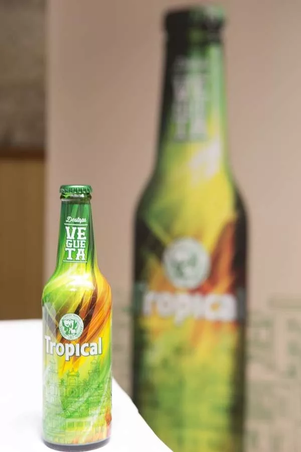 Botellas de Tropical dedicadas al barrio de Vegueta