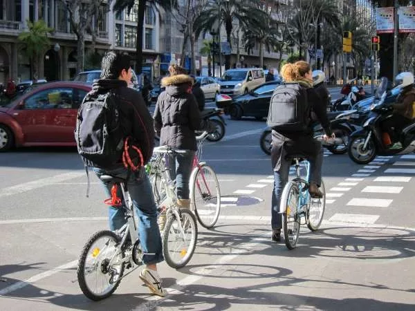Uso optativo del casco en zona urbana para los ciclistas