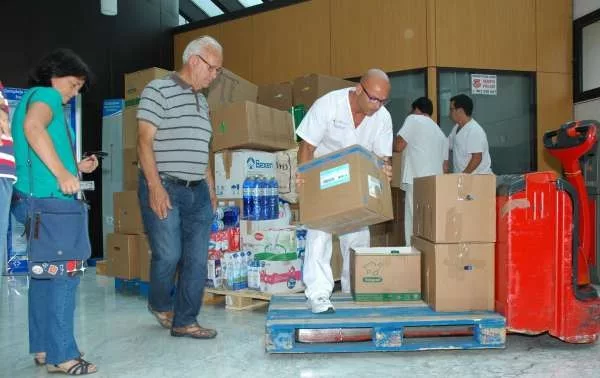Trabajadores y usuarios del Materno Infantil donan 1,6 toneladas de alimentos a los necesitados