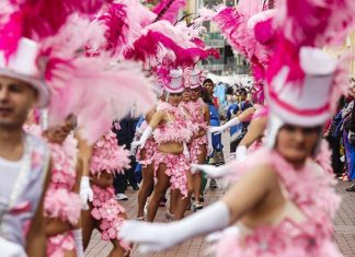 Un pasacalles de Carnaval recorrerá Triana una hora antes del del pregón Un pasacalles de Carnaval recorrerá Triana una hora antes del del pregón