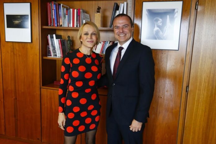 Antonia San Juan, presenta La Gala de la Reina del Carnaval 2016