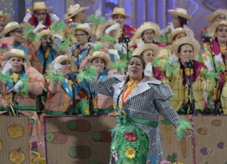 La Murga Crazy Trotas, premio a Mejor Vestuario del Carnaval 2016
