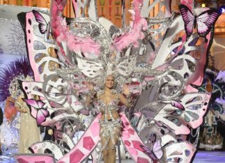 Paula Miranda, Reina del Carnaval 2016 de Las Palmas de G. C. Paula Miranda, Reina del Carnaval 2016 de Las Palmas de G. C.