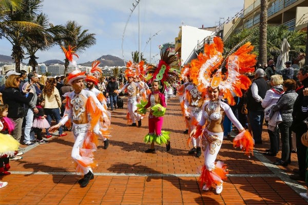 Carnaval al Sol, impresionante desfile en Las Canteras