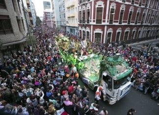 Más de 80.000 personas salieron a disfrutar del Martes de Carnaval Más de 80.000 personas salieron a disfrutar del Martes de Carnaval